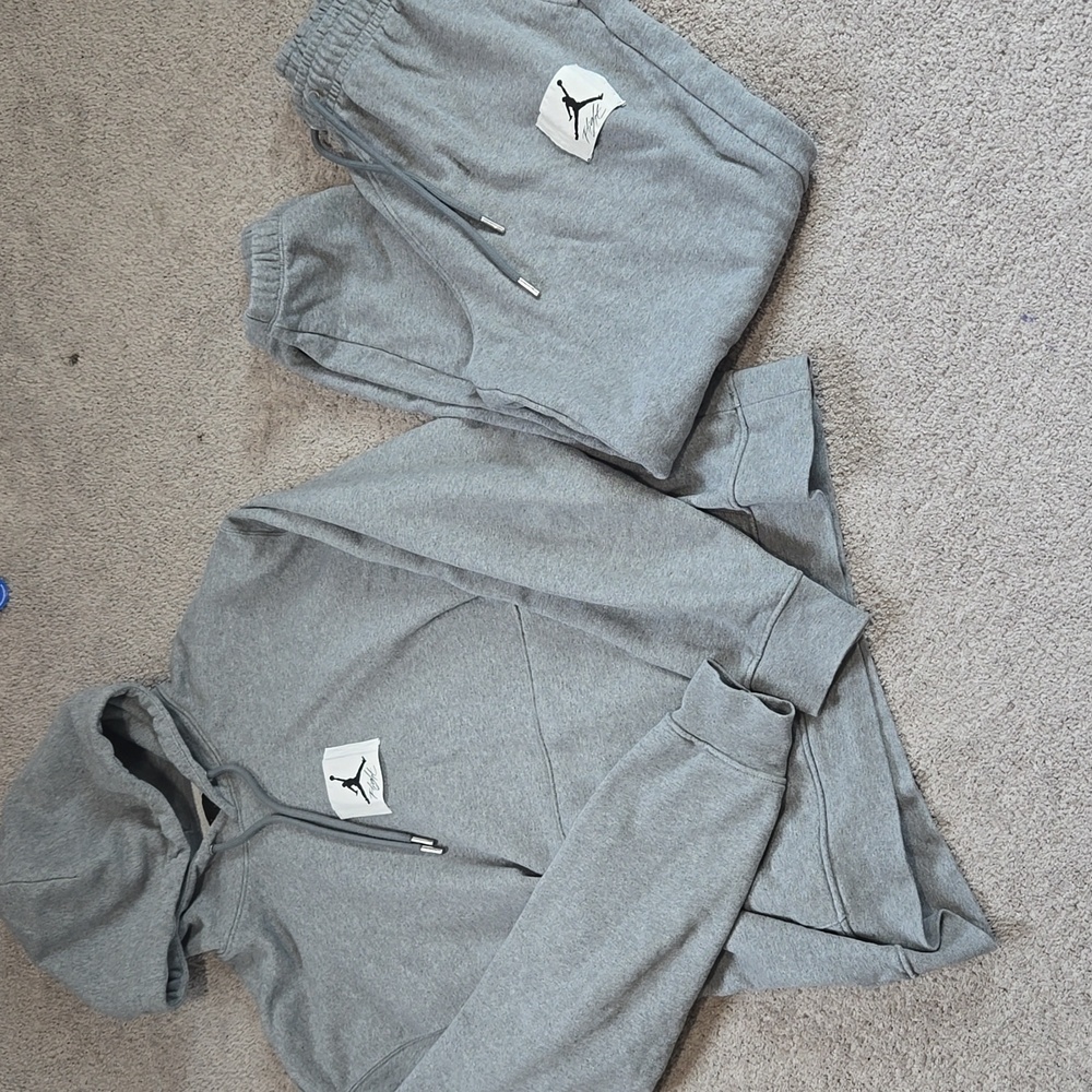 Mens gray jordan sweatsuit sz large